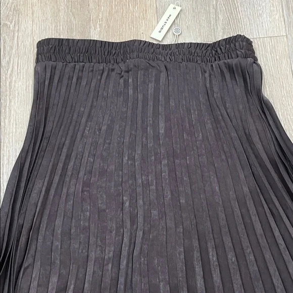 New Max Studio chocolate A-Line Pleated Skirt - Picture 4 of 15